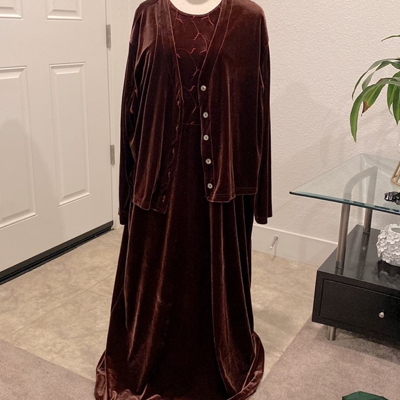 Two piece - Picture 4 of 5